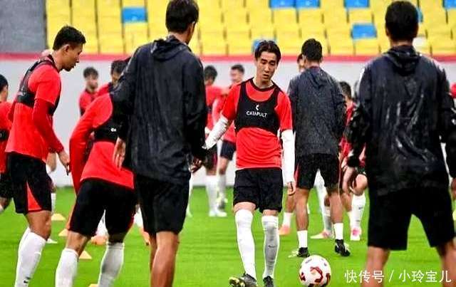激情的表现：一名年轻球员在比赛中表现抢眼